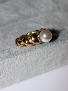 Twisted Dome Ring With Pearl